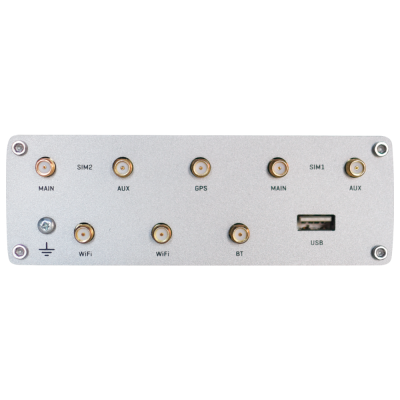 Painel metálico com múltiplos conectores coaxiais e porta USB