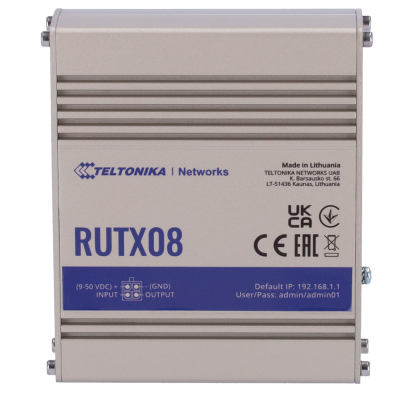Roteador industrial Teltonika RUTX08 em caixa metálica prateada com etiquetas azuis e pretas