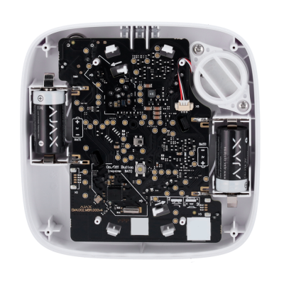 Dispositivo eletrónico aberto mostrando placa de circuito com componentes e pilhas XAVAX