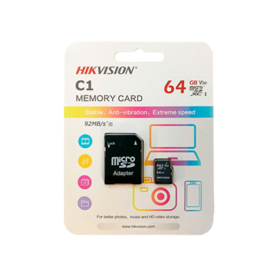 Cartão microSD 64 GB e adaptador HIKVISION C1 na embalagem