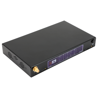 dispositivo eletrónico preto com várias portas e etiquetas em chinês