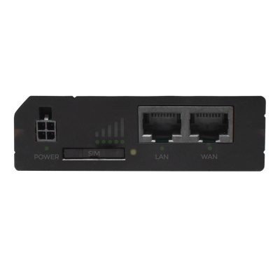 Placa eletrónica preta com portas LAN e WAN e ranhura para SIM