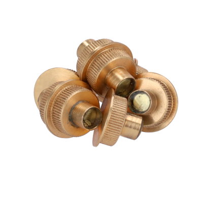 rebites metálicos dourados com textura