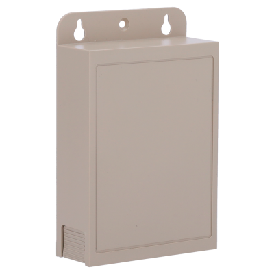 Caixa de distribuição elétrica cinza retangular com furação para fixação.