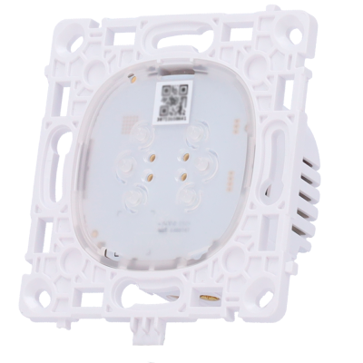 Módulo elétrico branco com estrutura quadrada e código QR