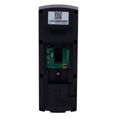 Parte traseira de dispositivo preto com compartimento aberto e etiqueta com QR code