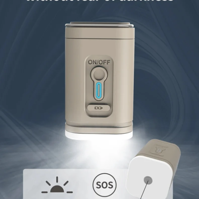 Lanterna de campismo cinzenta com botão ON/OFF azul e funções SOS e dimmer