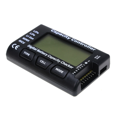 Dispositivo digital Capacity Controller preto com ecrã LCD e botões