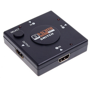 Comutador HDMI preto quadrado com botões e marcações