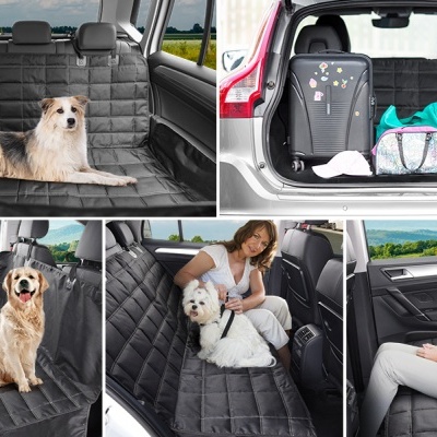 Capa protetora preta acolchoada para banco traseiro e bagageira de carro com cães e passageira.