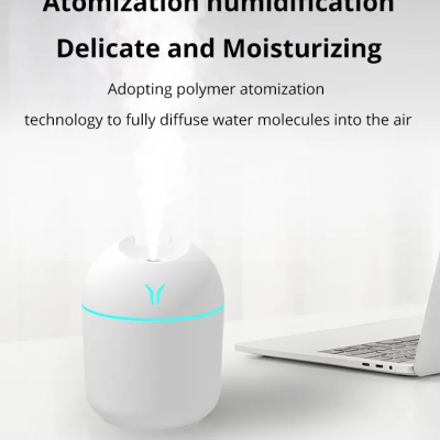 Humidificador branco emitindo vapor ao lado de portátil com texto acima