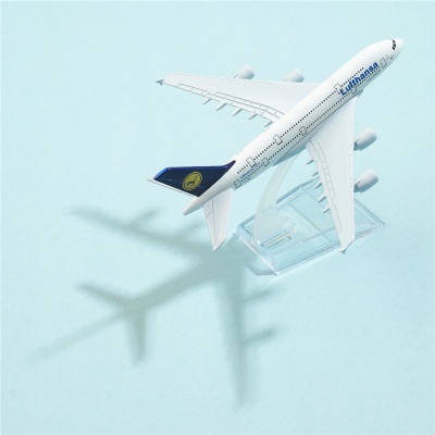 Modelo Miniatura Avião Airbus A380 companhia aérea Lufthansa Airlines NOVO