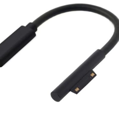 Cabo adaptador preto com USB-C e conector magnético