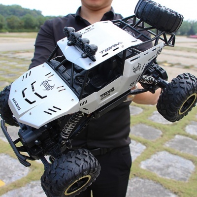 Carro telecomandado grande 1:12 todo terreno TT 4X4 LED