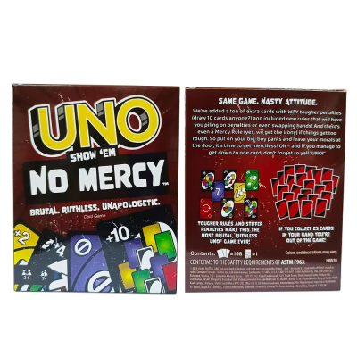 Embalagem do jogo de cartas UNO Show 'Em No Mercy com letras amarelas e brancas em fundo castanho.