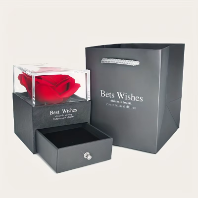 Presente Especial com Colar "I Love You to the Moon and Back" e Rosa Eternizada