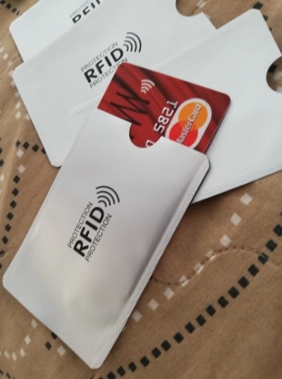 Bolsa protector de cartões contactless RFID NFC Multibanco Crédito Débito