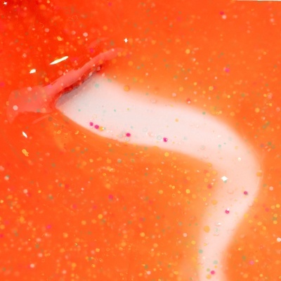 Verniz laranja translúcido com glitter brilhante