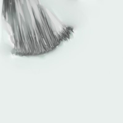 Vassoura com cerdas cinzentas e cabo metálico