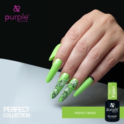 Mão feminina com unhas verdes decoradas e verniz gel Purple PROFESSIONAL