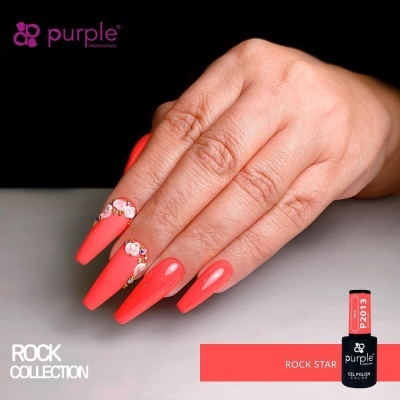 Unhas cor de coral com pedras decorativas, embalagem de verniz preta e coral