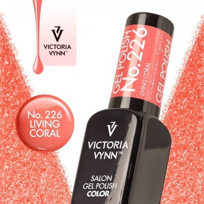 Verniz em gel Victoria Vynn No. 226 Living Coral com fundo cor de coral