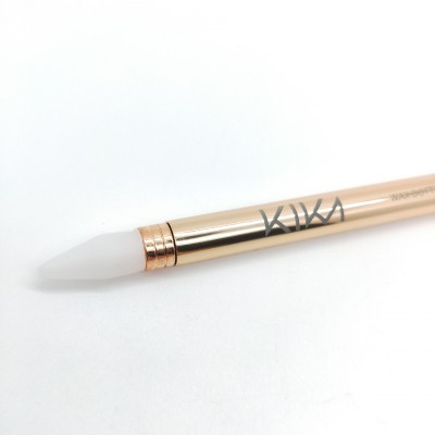 Pincel de maquilhagem KIKO com cabo dourado e cerdas brancas