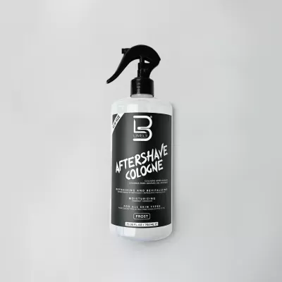 Frasco de aftershave cologne LEVEL3 com rótulo preto e doseador preto
