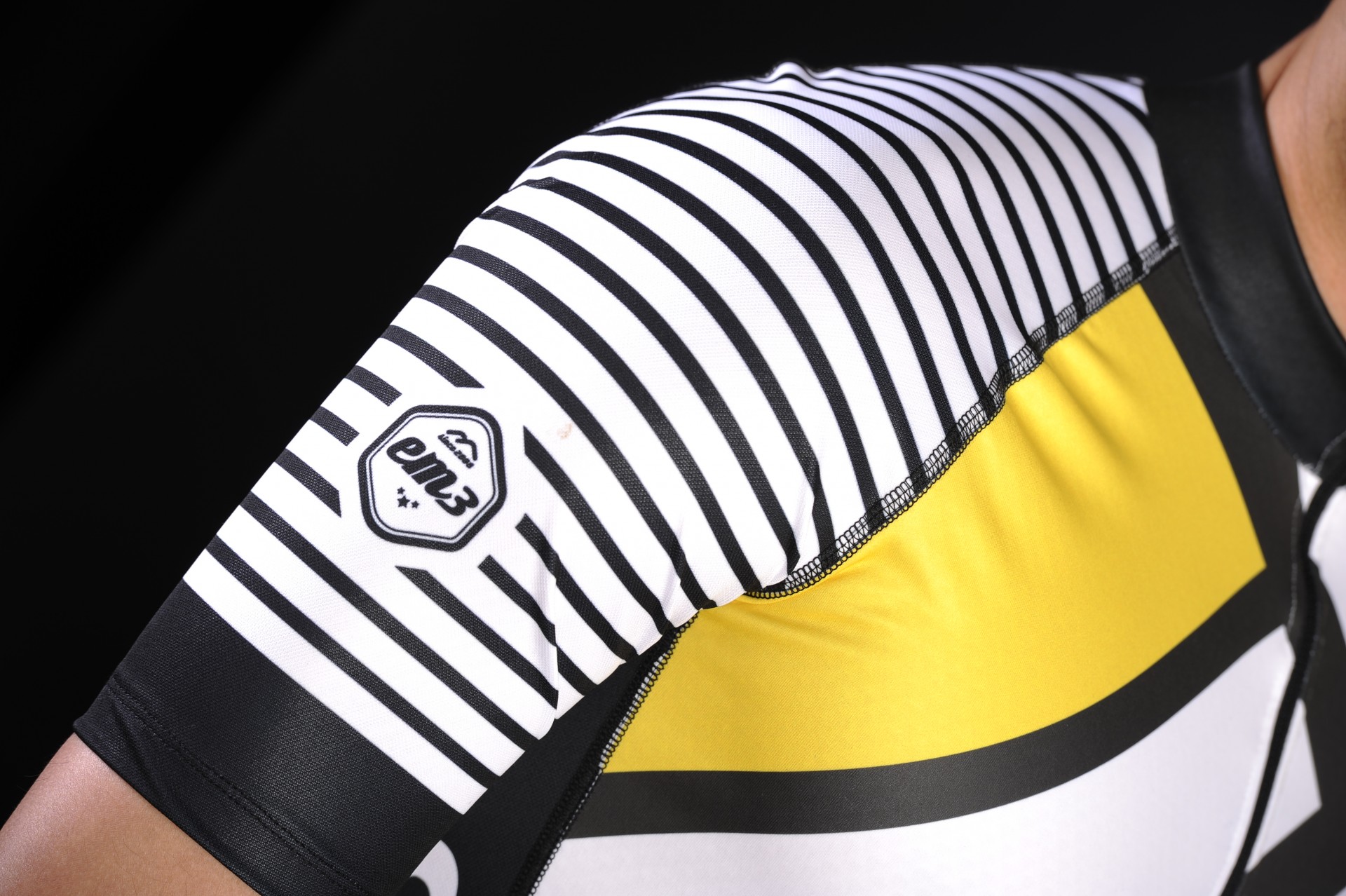 Jersey Mondrian reconhecida pela Gravillon.net