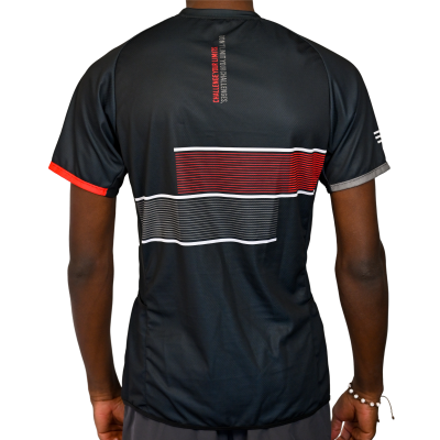 https://www.em3.pt/product/jersey-corrida-fecho-riscas-preto-branco-vermelho