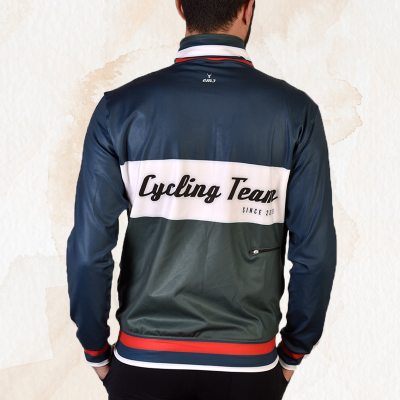 Casaco desportivo azul e verde com texto Cycling Team