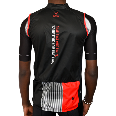 https://www.em3.pt/product/colete-ciclismo-prova-agua-preto-vermelho