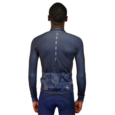 Camisola de ciclismo azul escuro com bolso traseiro camuflado e texto 'CHILI'