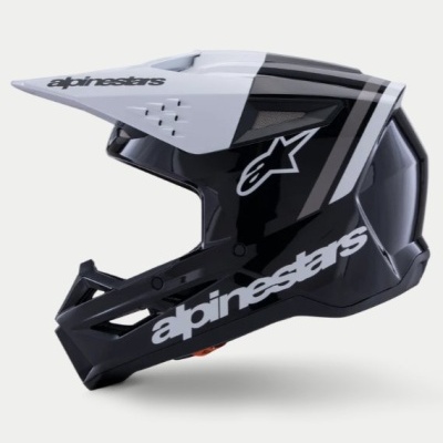 Capacete integral preto e branco com logótipos alpinestars