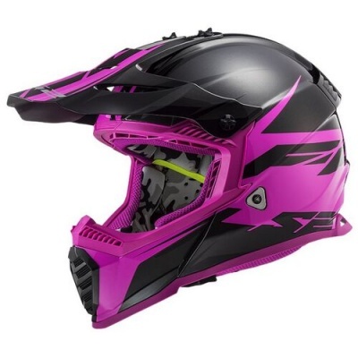 Capacete de motocross preto e roxo com padrão gráfico e interior camuflado