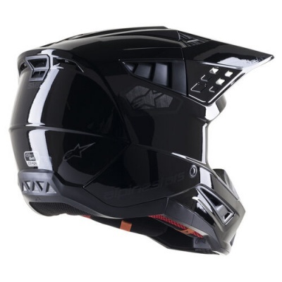 Capacete preto de motocross com visor e ventilação