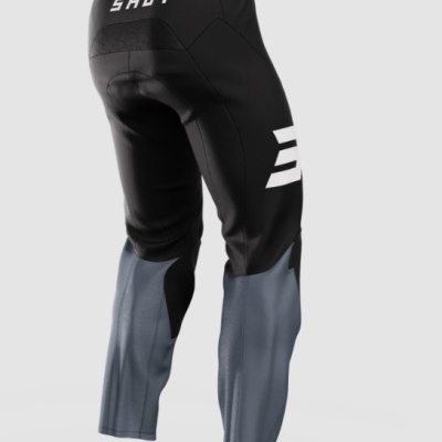 Calças desportivas pretas e cinza com texto SHOT na parte traseira superior