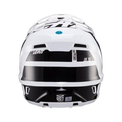 Capacete motocross branco com detalhes pretos e textos LEATT e 5.5