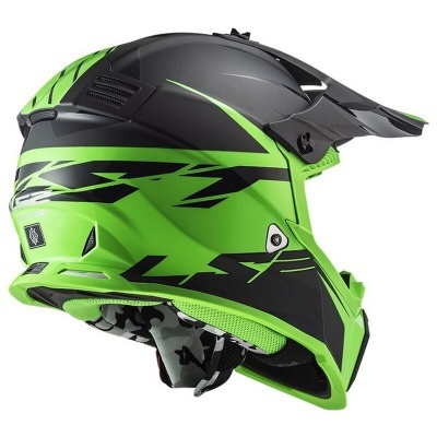 Capacete moto preto e verde com padrão geométrico e viseira