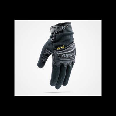 Luva preta 1UP40 com fecho em velcro e pontos antiderrapantes