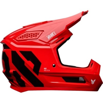 Capacete integral vermelho e preto com visor e entradas de ventilação