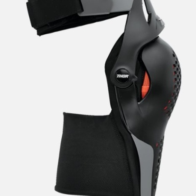 Joelheira preta com detalhes cinza e laranja e texto THOR