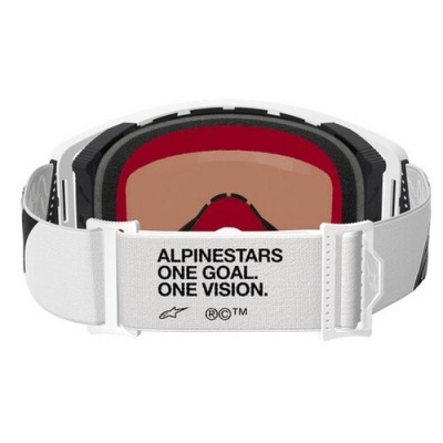 Óculos de proteção pretos com lentes âmbar e faixa branca com texto ALPINESTARS