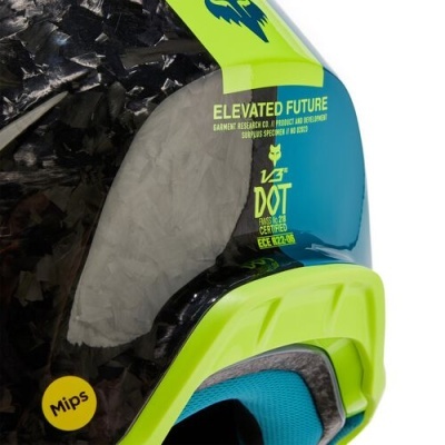 Capacete bicicleta preto com verde néon e azul com etiquetas e texto amarelo