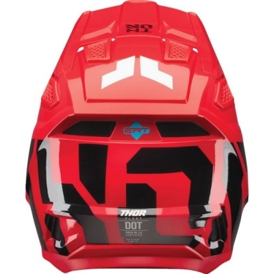 Capacete motocross vermelho com detalhes pretos e brancos, etiquetas THOR e DOT na traseira