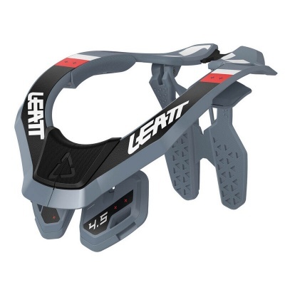 colar cervical de proteção Leatt cinza e preto com detalhes vermelhos e texto branco