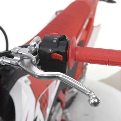 Punho e manete de embraiagem de mota com interruptor preto e vermelho