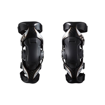 Par de joelheiras D30 preta com detalhes em camuflagem castanha e bege