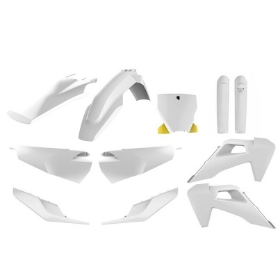 Peças de plástico branco para carroçaria de mota sobre fundo branco