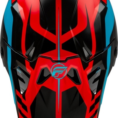 capacete desportivo em preto, vermelho e azul com texto FLY